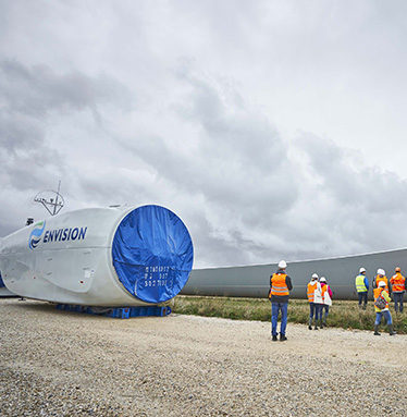 Visite d'une chantier éolien avec des élus